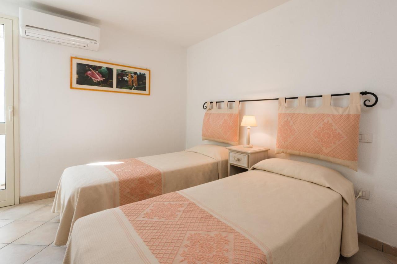 Apartment In S'Abba E Sa Pedra With Pool Golfo Aranci Exterior foto